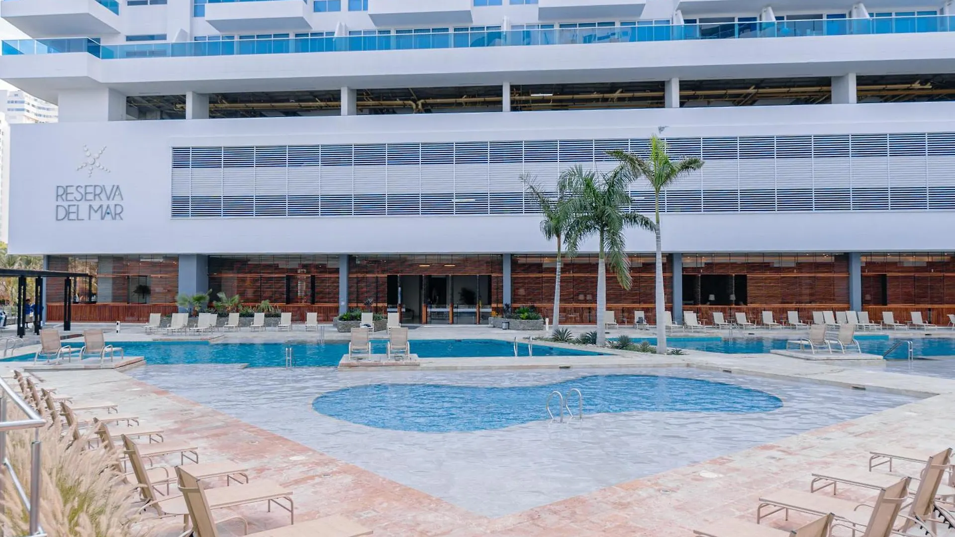 Apartamentos Luxury Frente Al Mar - Ar Rentals Gaira