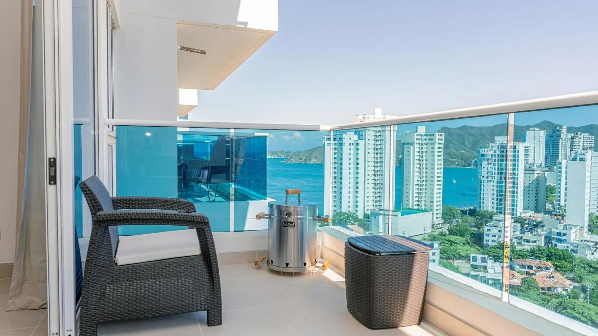Apartamentos Luxury Frente Al Mar - Ar Rentals Gaira