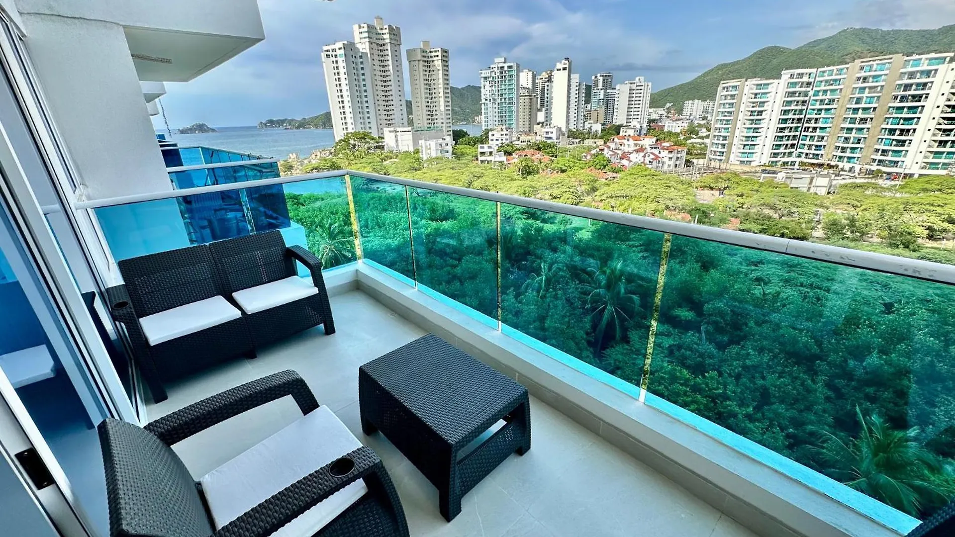 Apartamentos Luxury Frente Al Mar - Ar Rentals Gaira Colombia