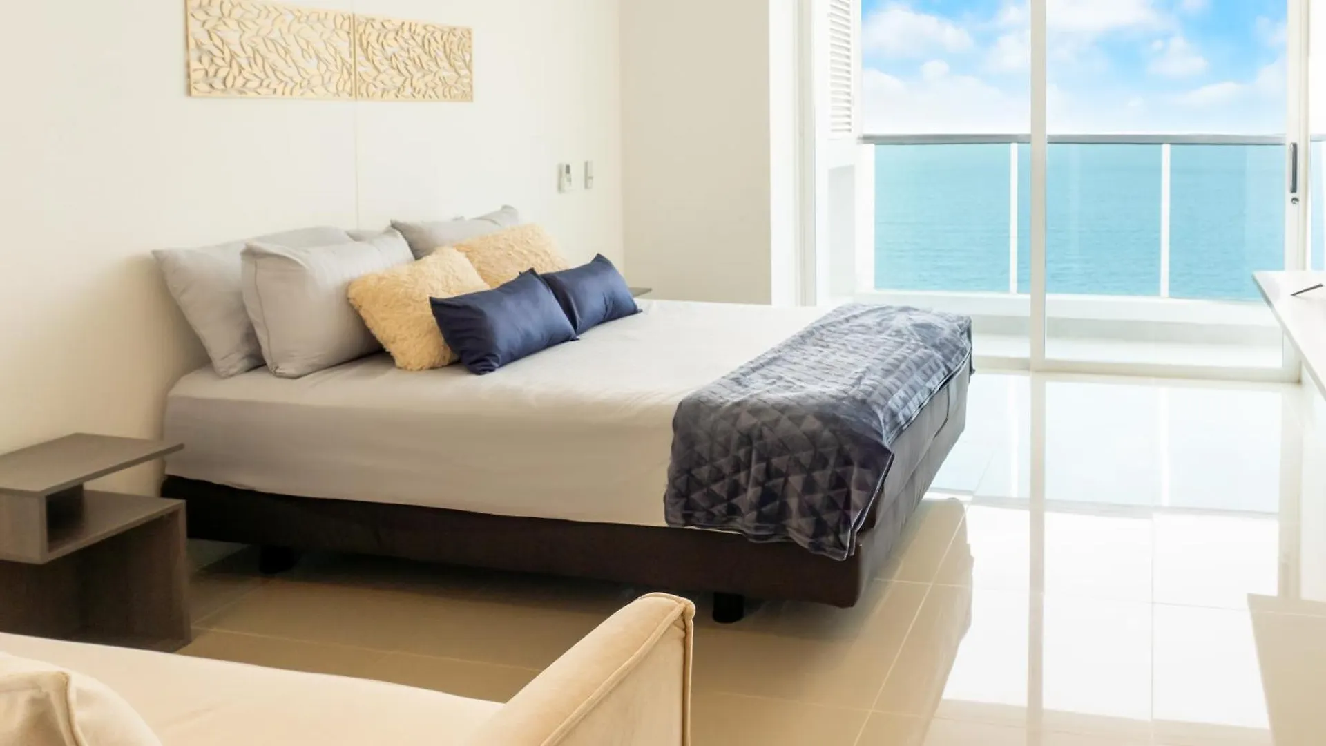 Apartamentos Luxury Frente Al Mar - Ar Rentals Gaira 0*,